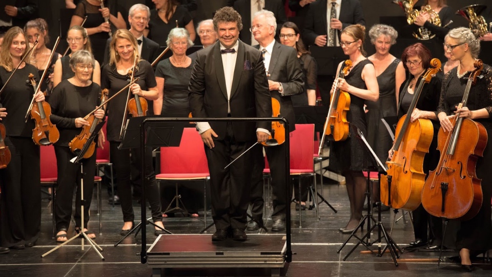 Dorian Keilhack und seine Orchestervereinigung Gauting begeistern im bosco (Sommerkonzert 2019)